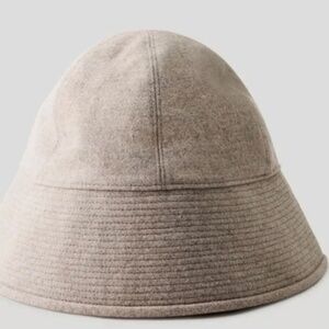 NWT Aritzia Auxiliary Flannel Wool Bucket Hat